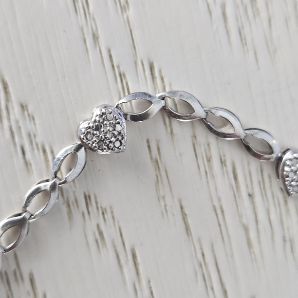 14k white gold  diamond heart bracelet - Picture 5 of 8